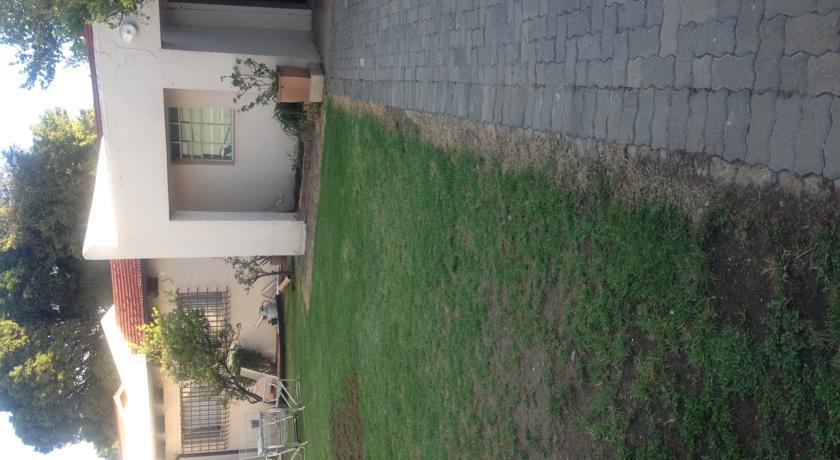 Pilot Inn Accommodation Kempton Park Exterior photo